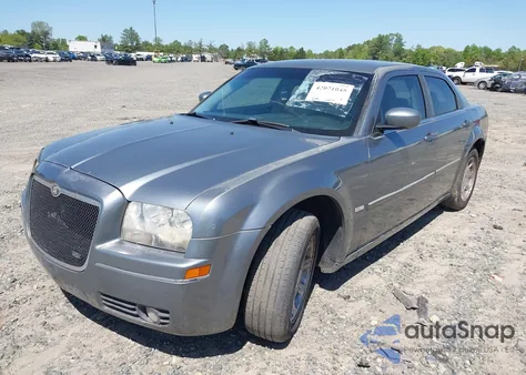 2007 Chrysler 300 Touring z USA, uszkodzony, nr VIN 2C3KA53G87H693888